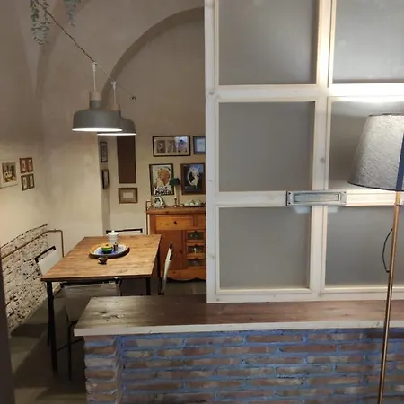 Leontini Apartment *