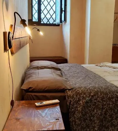Leontini Apartment *